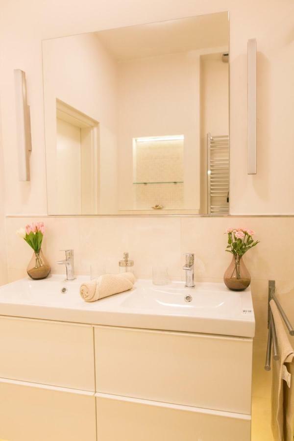 Panni Luxury Apartment Next To Gozsdu Garden Будапеща Екстериор снимка